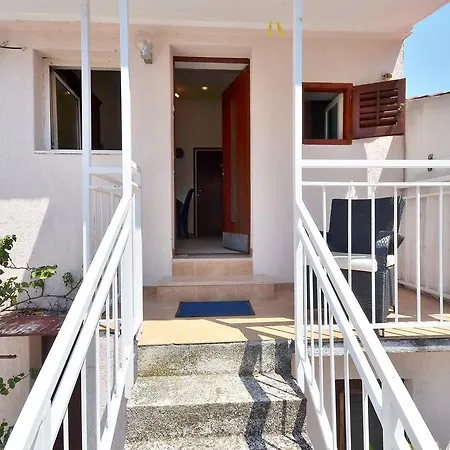 Apartment With Balconies-center *