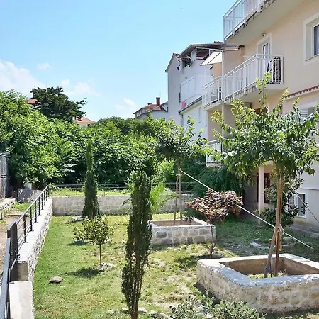 With Balconies-center Apartment *