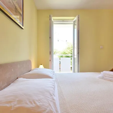 With Balconies-center Apartment *